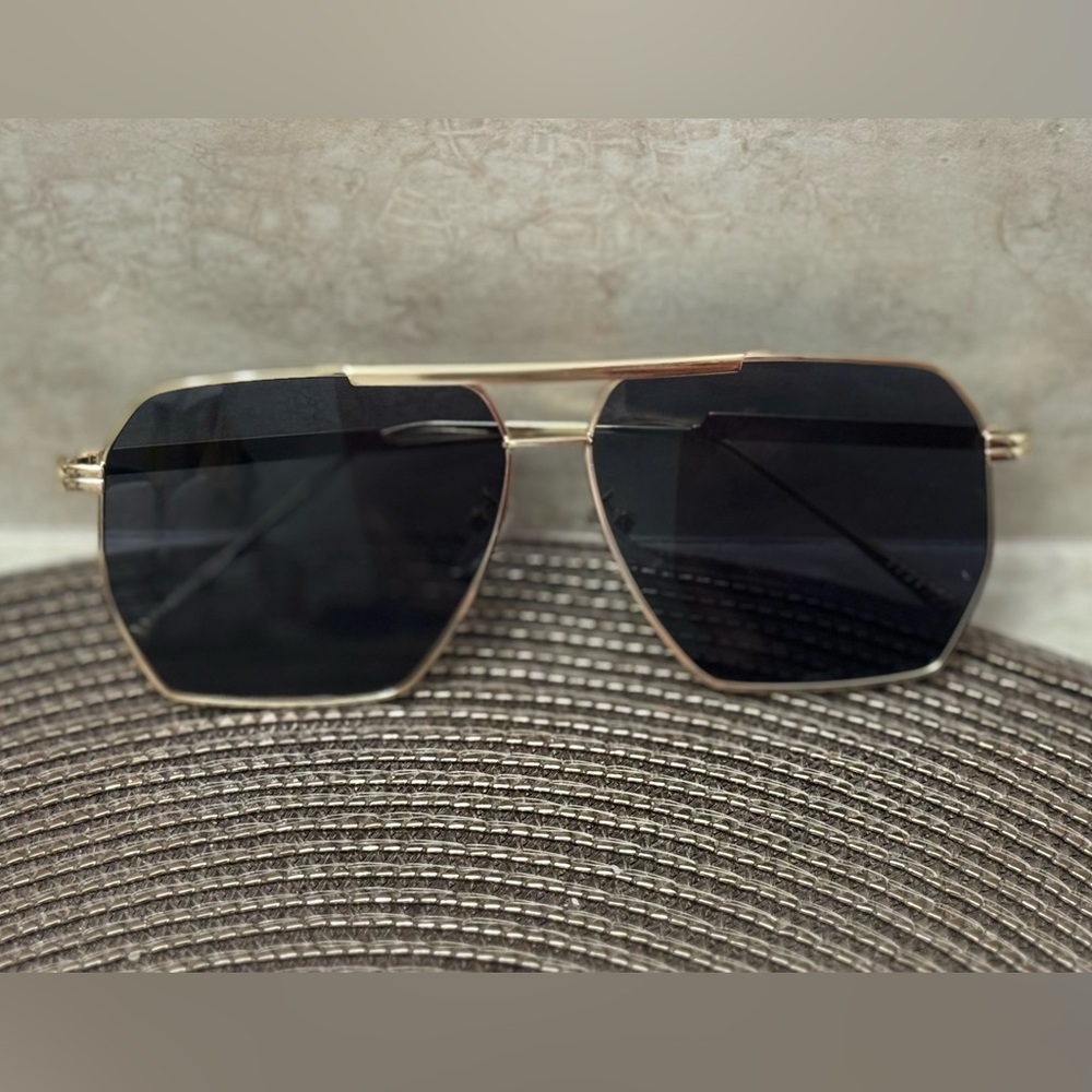 NEW Stylish Square Sunglasses with Gold Frame